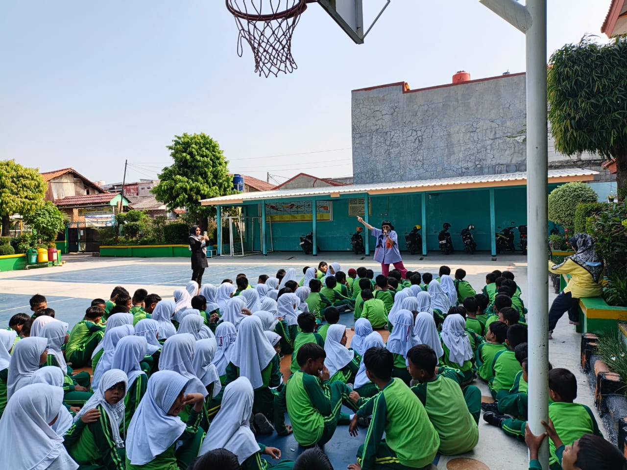 Wisata LiterAsyik Ke SDN Pulo Gebang 24